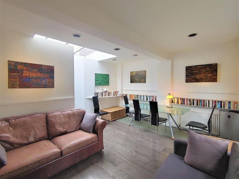 Stylish Apartment Near Carnaby Street, Sleeps 4. London Ngoại thất bức ảnh